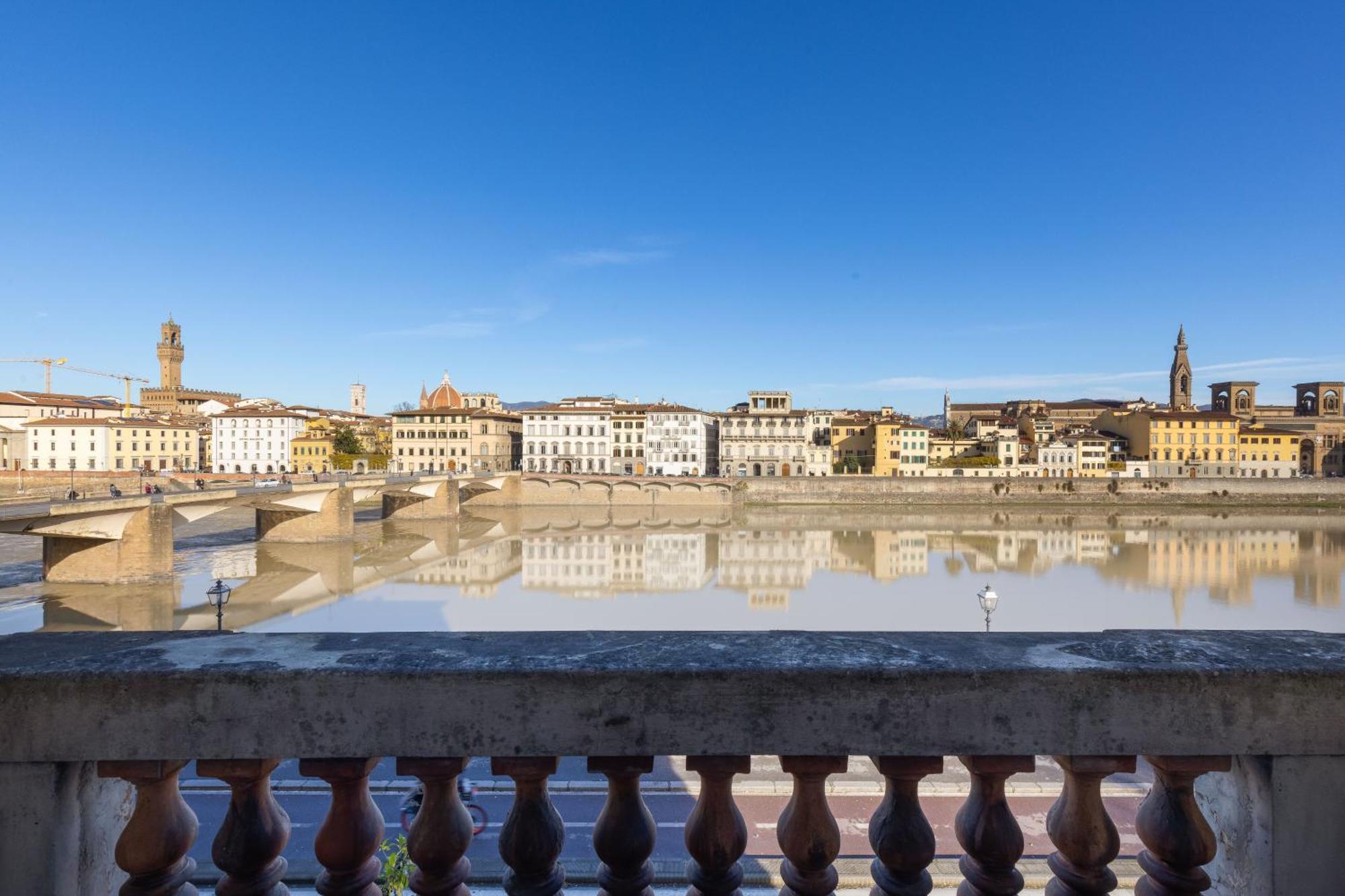 Panoramic 5 Min Ponte Vecchio And Center Firenze