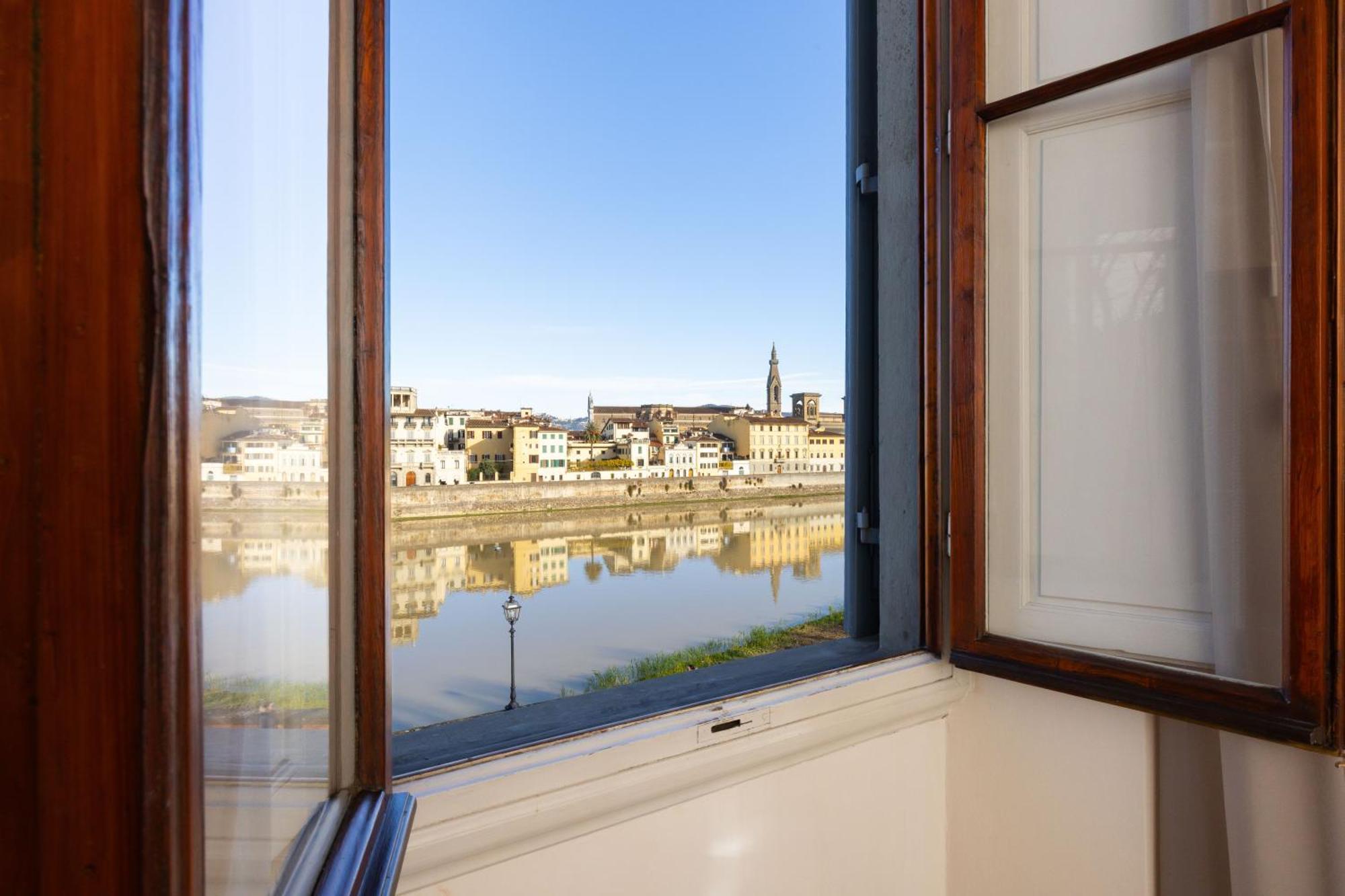 Panoramic 5 Min Ponte Vecchio And Center *
