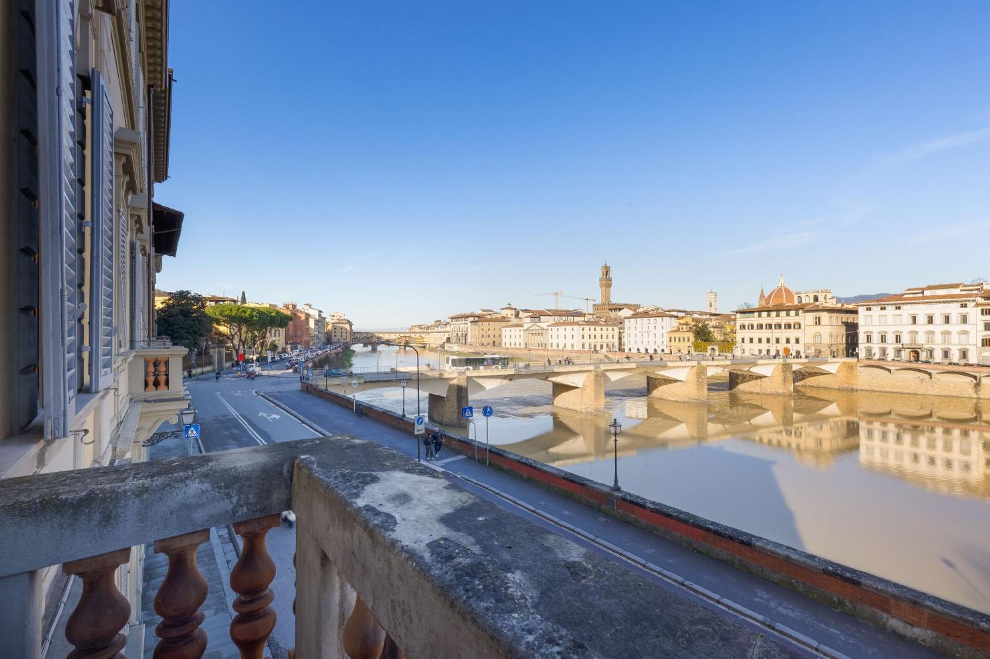 Appartamento Panoramic 5 Min Ponte Vecchio And Center